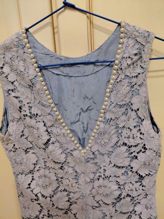 Vestido azul de gipur.