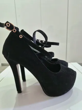 Zapatos tacón alto negros