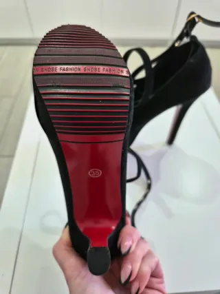 Zapatos tacón alto negros