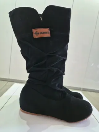 Botas altas New Jeans negras