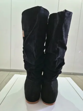 Botas altas New Jeans negras