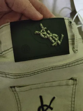 Vaqueros Yves Saint Laurent Beige