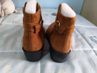 Botines de mujer de ante marrones