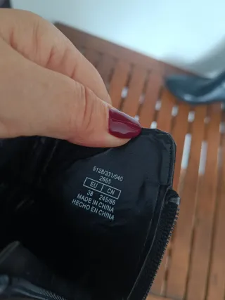 Botas pretas salto bloco