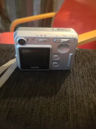 Máquina Fotográfica Fujifilm FinePix A345 Prata