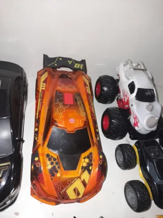 Lote de Motas e Carros Brinquedos