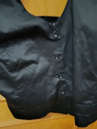 Chaleco Surk cuello halter negro talla M