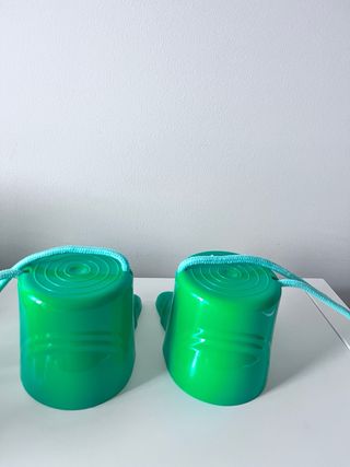 Zancos infantiles patas de dinosaurio