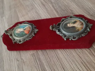 Medaglione decorativo da parete, legno e velluto