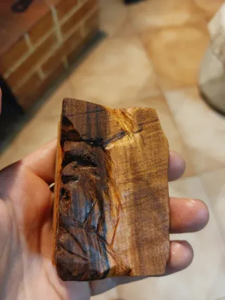 2 Sculture in legno fatta a mano