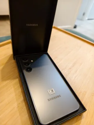 Samsung Galaxy S24 256GB Onyx Black + cargador