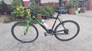 Bicicleta KTM Negra y Verde