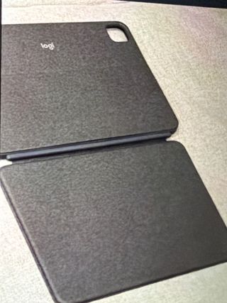 Logitech Combo Touch iPad 11