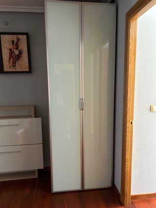 Armario puertas cristal y metal