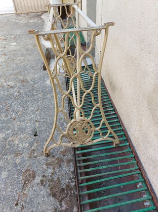 Mesa con base Máquina Coser Singer