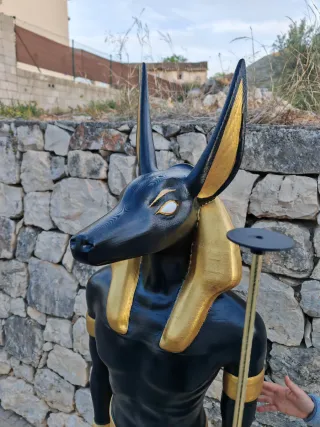 Escultura de Anubis en tamaño real bajo pedido