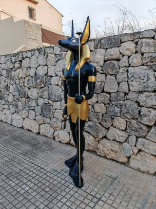 Escultura de Anubis en tamaño real bajo pedido