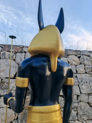 Escultura de Anubis en tamaño real bajo pedido
