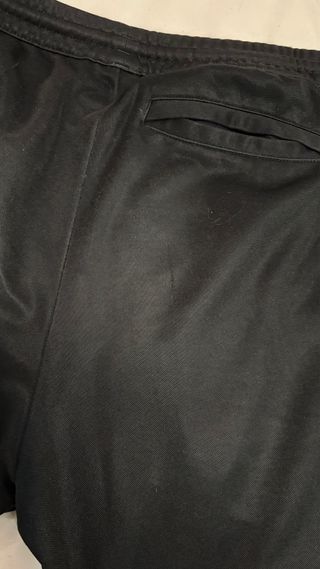 Pantalón chándal Adidas negro con rayas