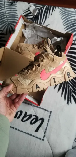 Zapatos Nike Air Barrage Low Marrones y Rosas