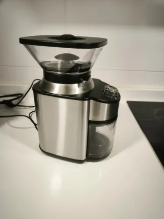 Cafetera De'Longhi Dedica + Molinillo Lacor