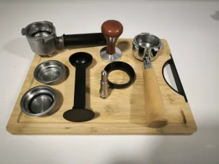 Cafetera De'Longhi Dedica + Molinillo Lacor