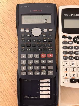Calculadora científica Casio fx-82MS y Milan M240