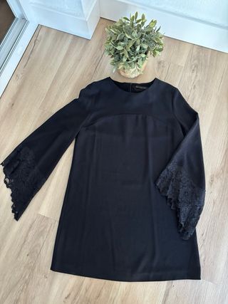 Vestido negro Zara manga acampanada encaje