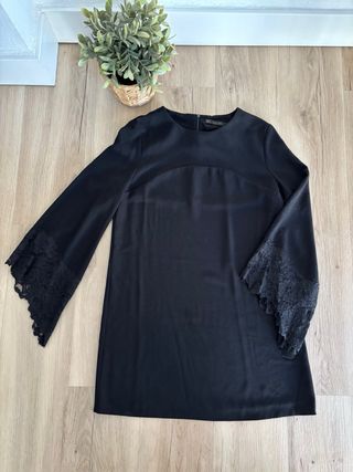 Vestido negro Zara manga acampanada encaje