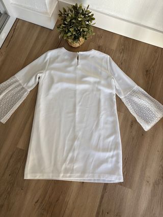 Vestido Zara blanco manga acampanada