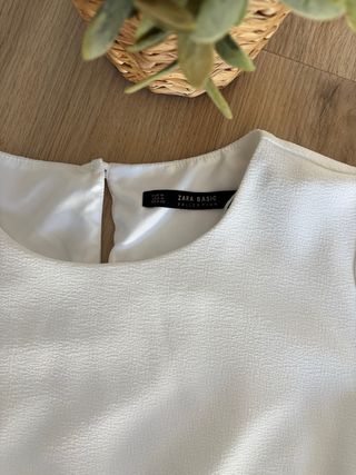 Vestido Zara blanco manga acampanada