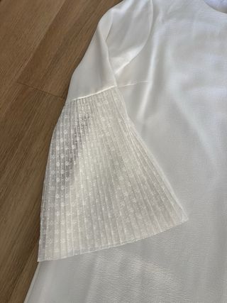 Vestido Zara blanco manga acampanada