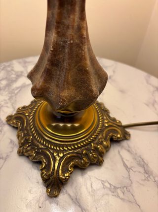 Lámpara de mesa vintage dorada