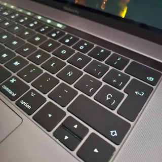 MacBook Pro 15 2017 i7 256GB Radeon Pro 560