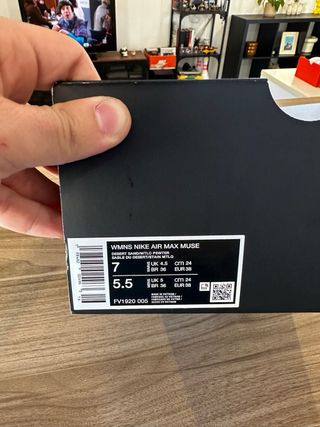 Nike Air Max Muse Oro y Blanco