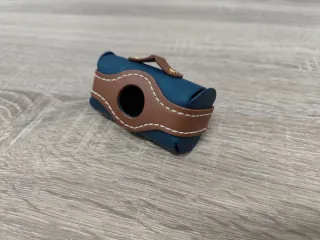 Porta bolsas para perro de cuero