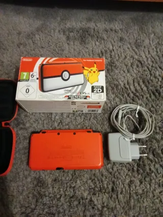 Nintendo 2DS XL Poké Ball Edition