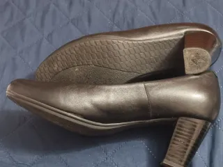 Zapatos de tacón negros para mujer