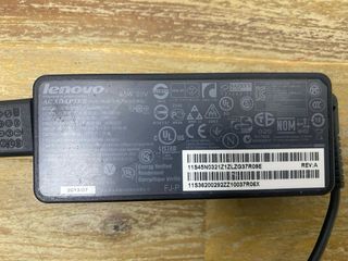 Cargador Lenovo 65W 20V (2 unidades) precio por U