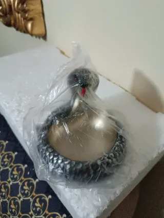 Cenicero Cobra Negro y Dorado 9cm