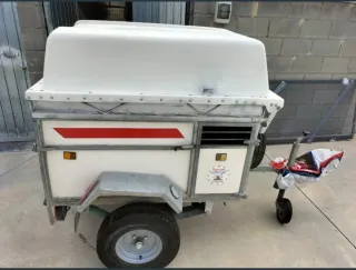 Remolque coche con tapa