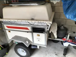 Remolque coche con tapa