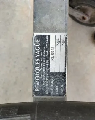 Remolque coche con tapa