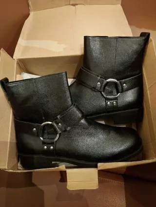 Botines con cremallera, estilo motero. Nuevos