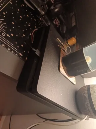 PS4 (PlayStation 4) Negra + Mando y Juegos