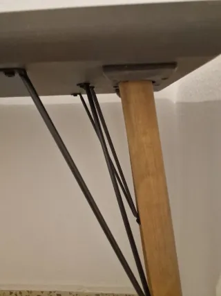 Consola de madera y metal