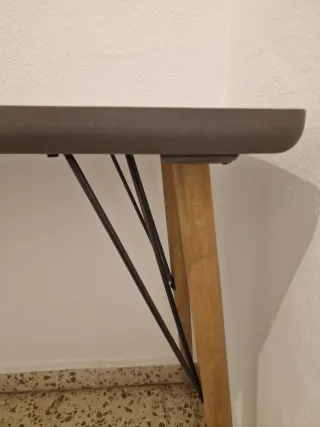 Consola de madera y metal