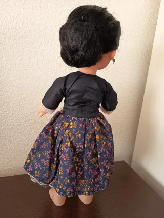 Muñeca regional vestida