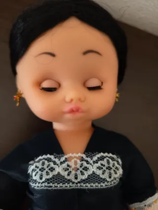 Muñeca regional vestida