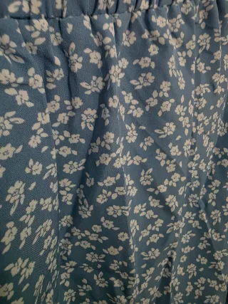 Falda midi floral azul